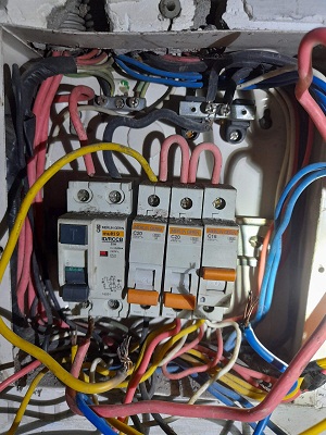 Sửa chữa điện tại nhà 24/24 - chuyên gia khắc phục sự cố điện